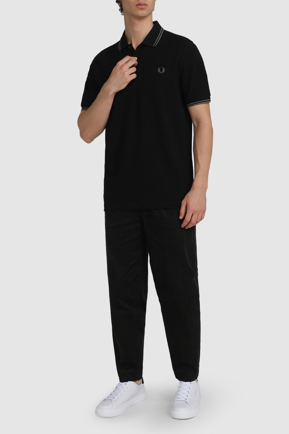 חולצת פולו קצרה